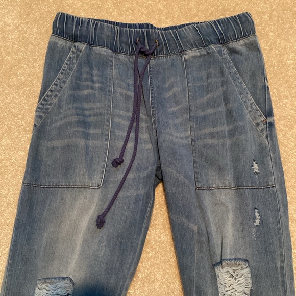 Cloth & Stone distressed joggers - Picture 2 of 4